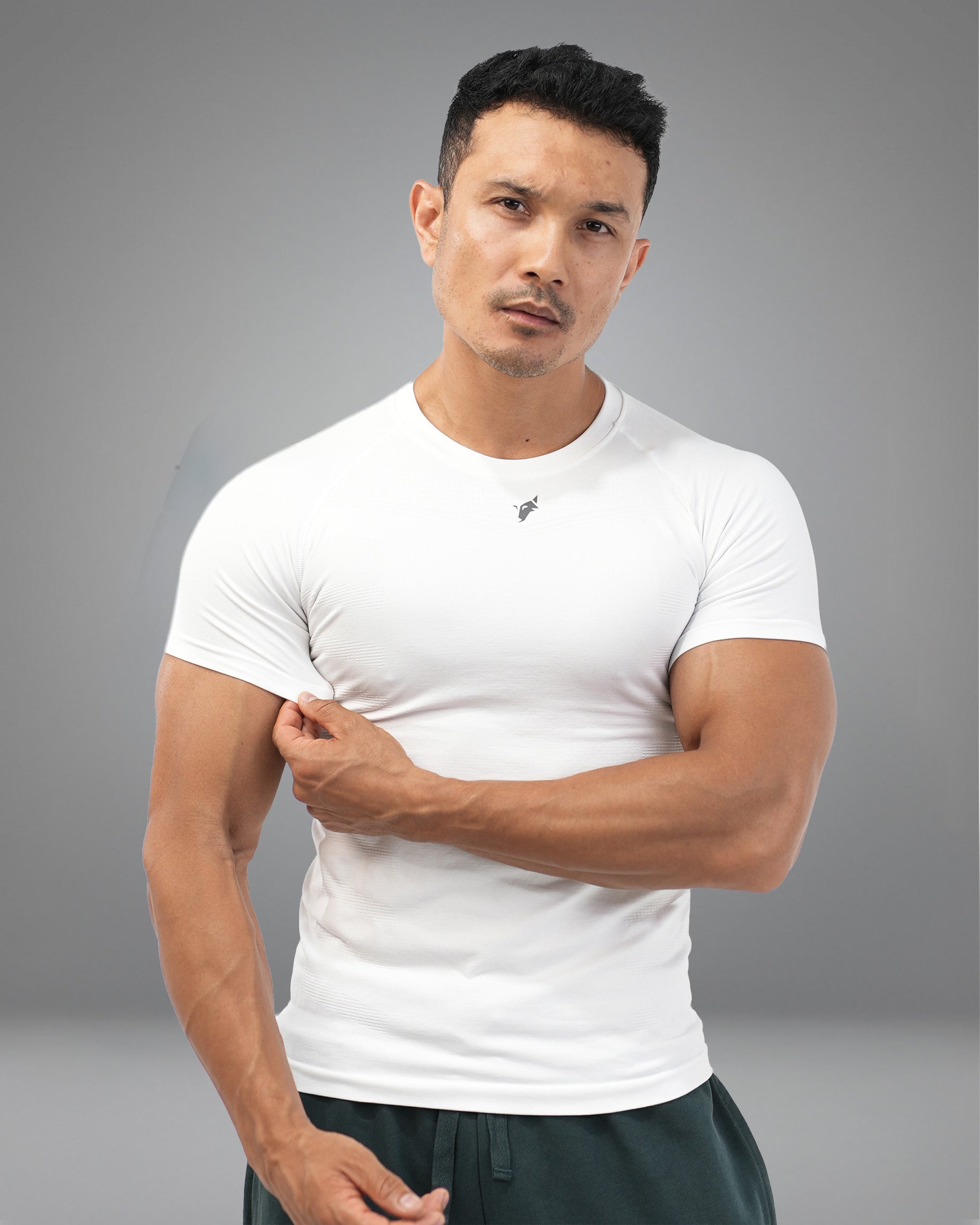 BRUCE WAYNE COMPRESSION T-SHIRT- WHITE